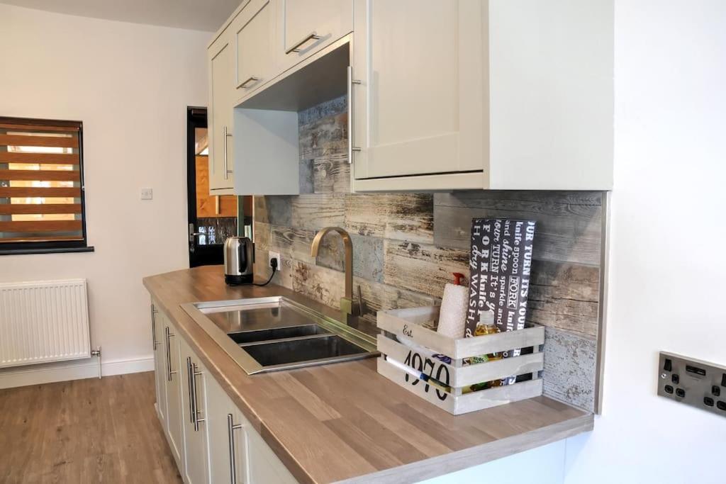 Queensgate Holiday Cottage Beverley With Parking Exterior photo